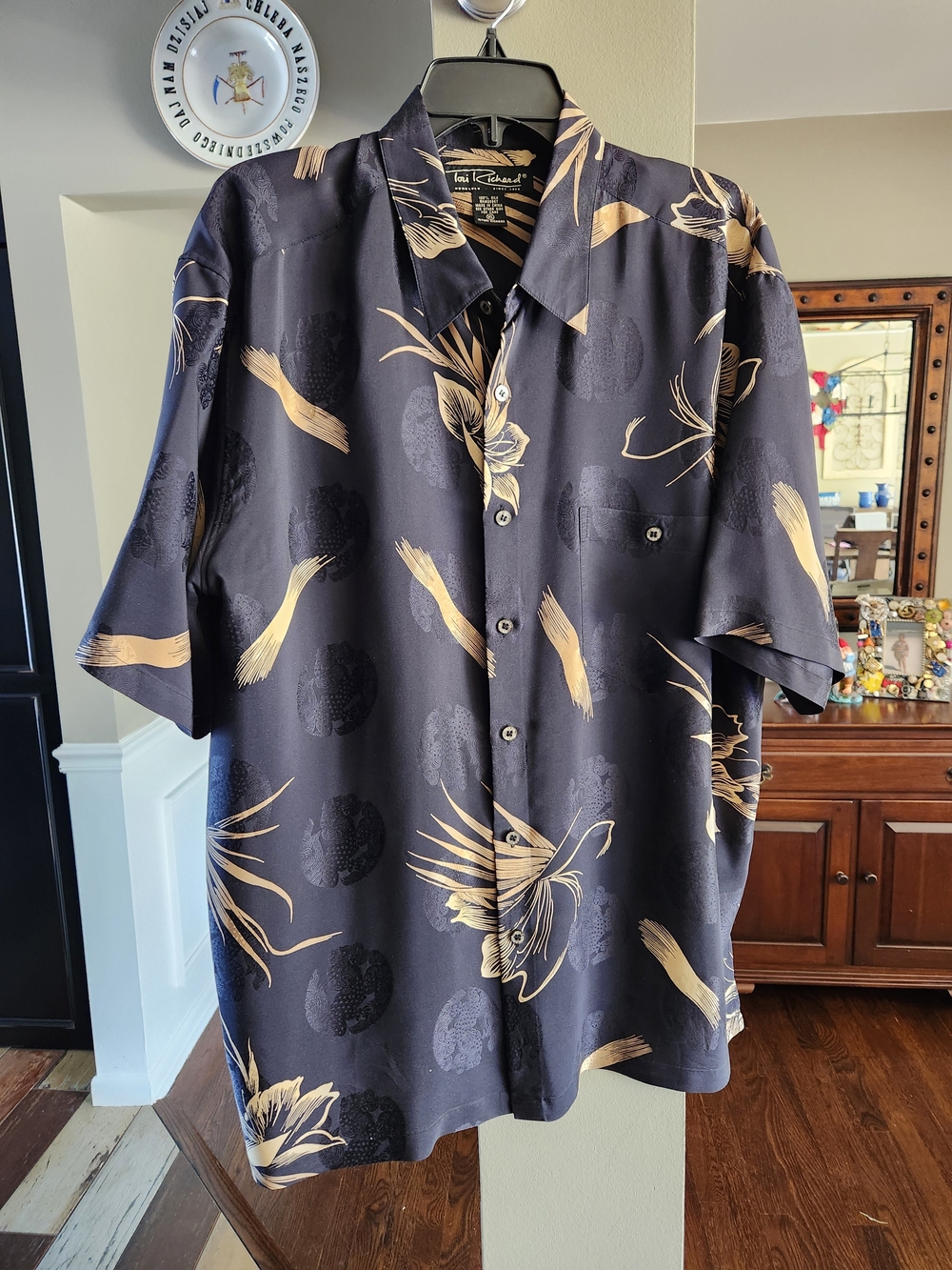Tori Richard Honolulu Midnight Blue Short-Sleeve Button-Down with Gold Print